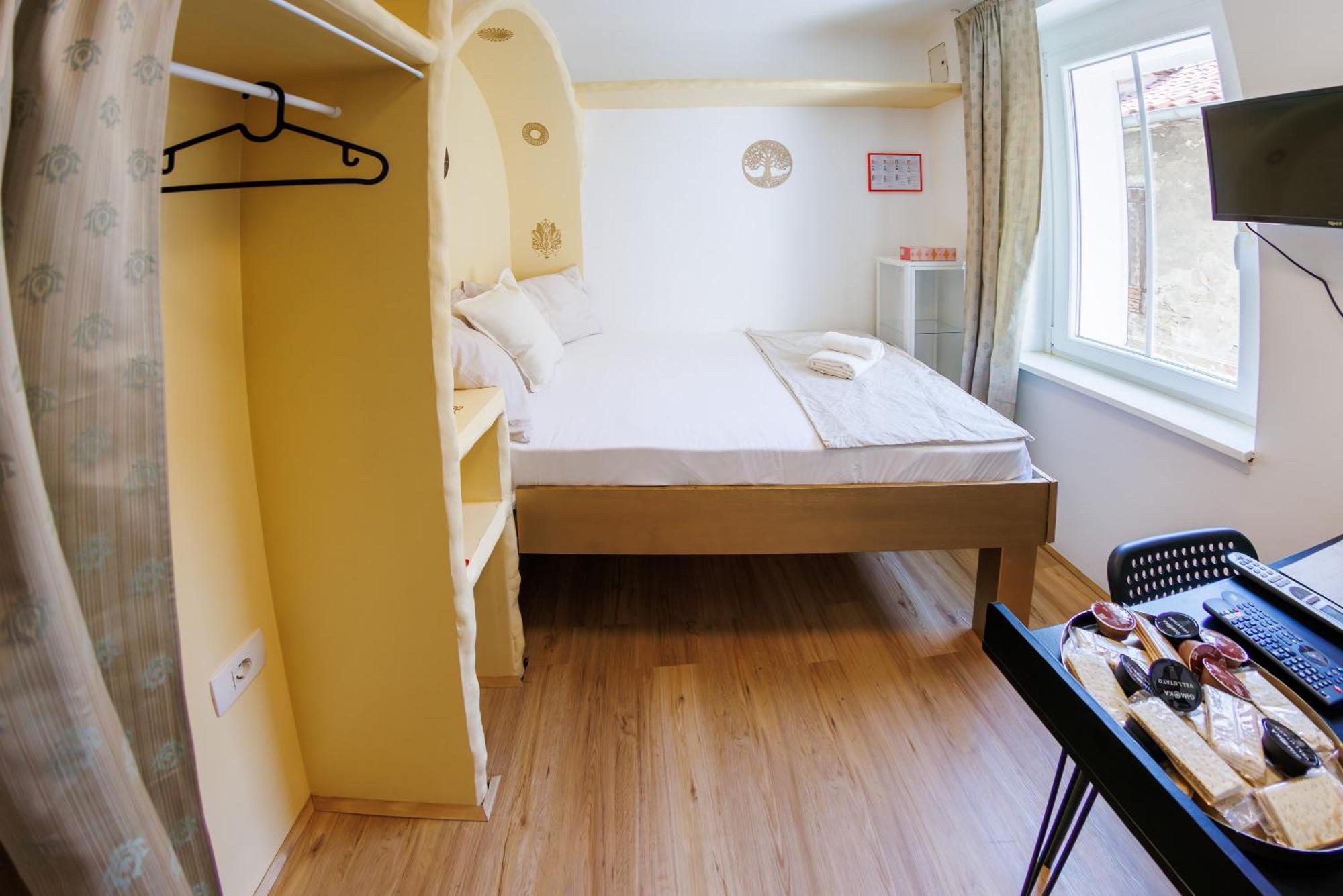 Plutus Apartments And Rooms With Free Parking Koper Eksteriør billede